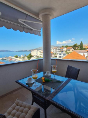 Modern apartment near the sea-Miše
